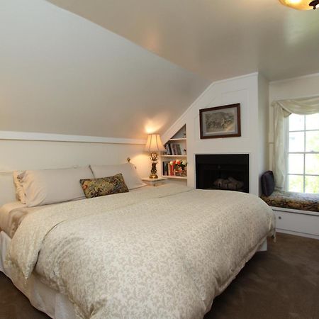 Olallieberry Inn Bed And Breakfast Cambria Chambre photo