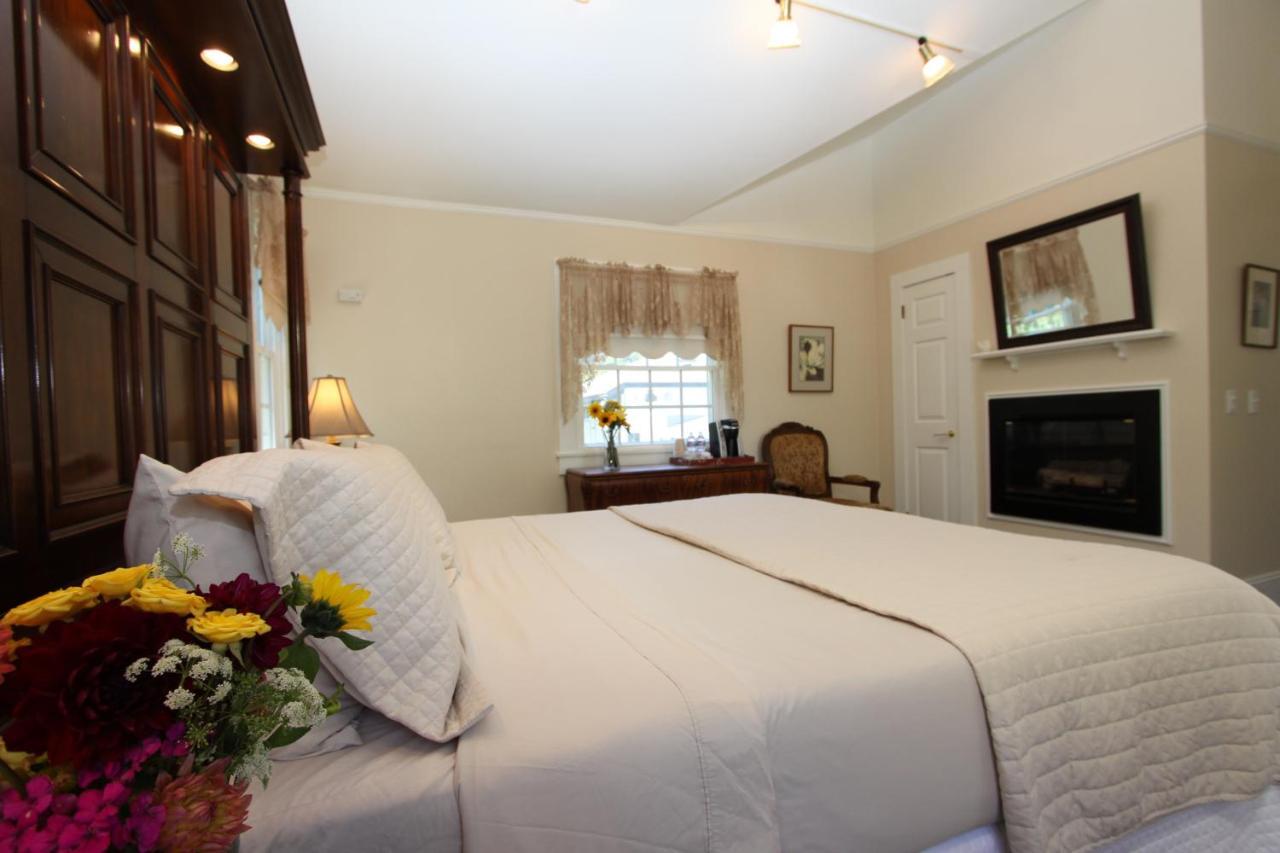 Olallieberry Inn Bed And Breakfast Cambria Extérieur photo