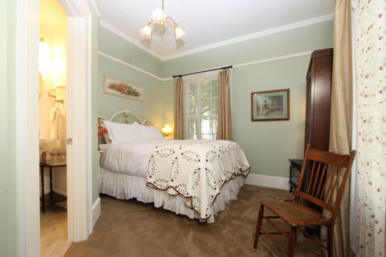 Olallieberry Inn Bed And Breakfast Cambria Extérieur photo