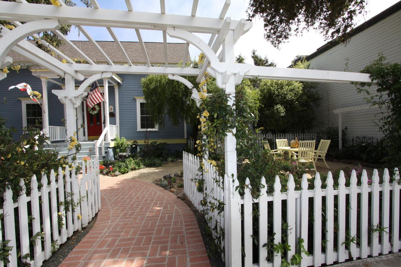 Olallieberry Inn Bed And Breakfast Cambria Extérieur photo