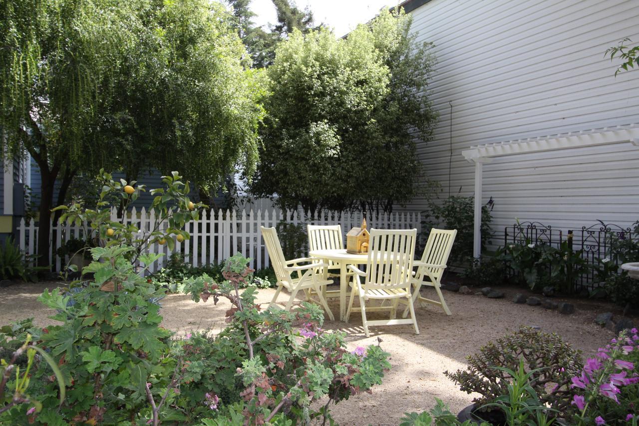 Olallieberry Inn Bed And Breakfast Cambria Extérieur photo