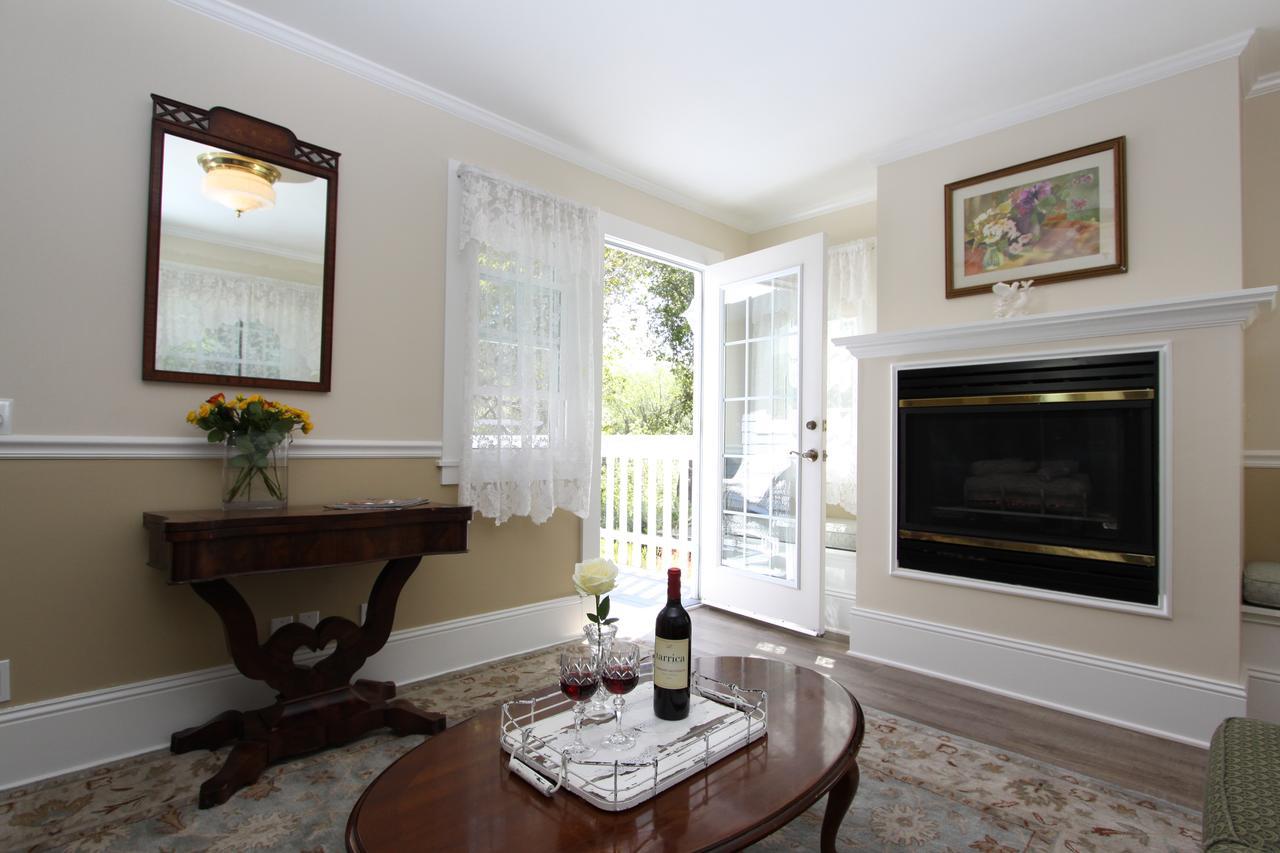Olallieberry Inn Bed And Breakfast Cambria Extérieur photo