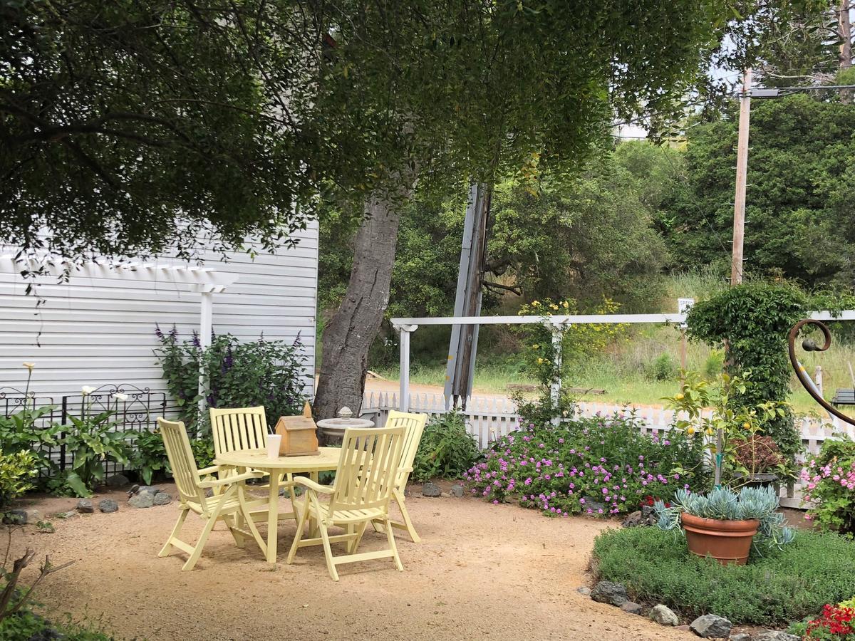 Olallieberry Inn Bed And Breakfast Cambria Extérieur photo